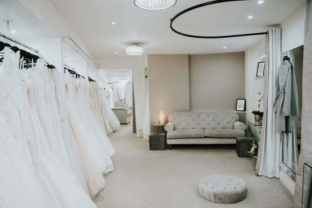 THE ULTIMATE WEDDING DRESS SHOPPING EXPERIENCE